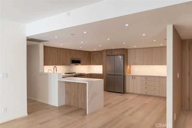 345 Pioneer Drive 202, Glendale, CA 91203