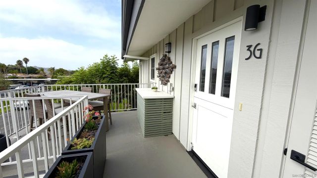 620 W Solana Circle 3G, Solana Beach, CA 92075