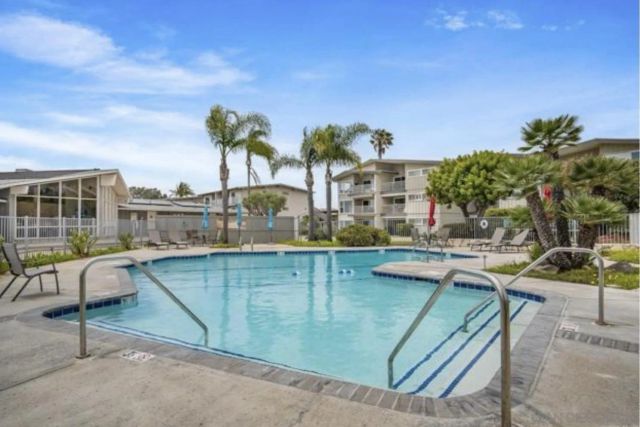 620 W Solana Circle 3G, Solana Beach, CA 92075