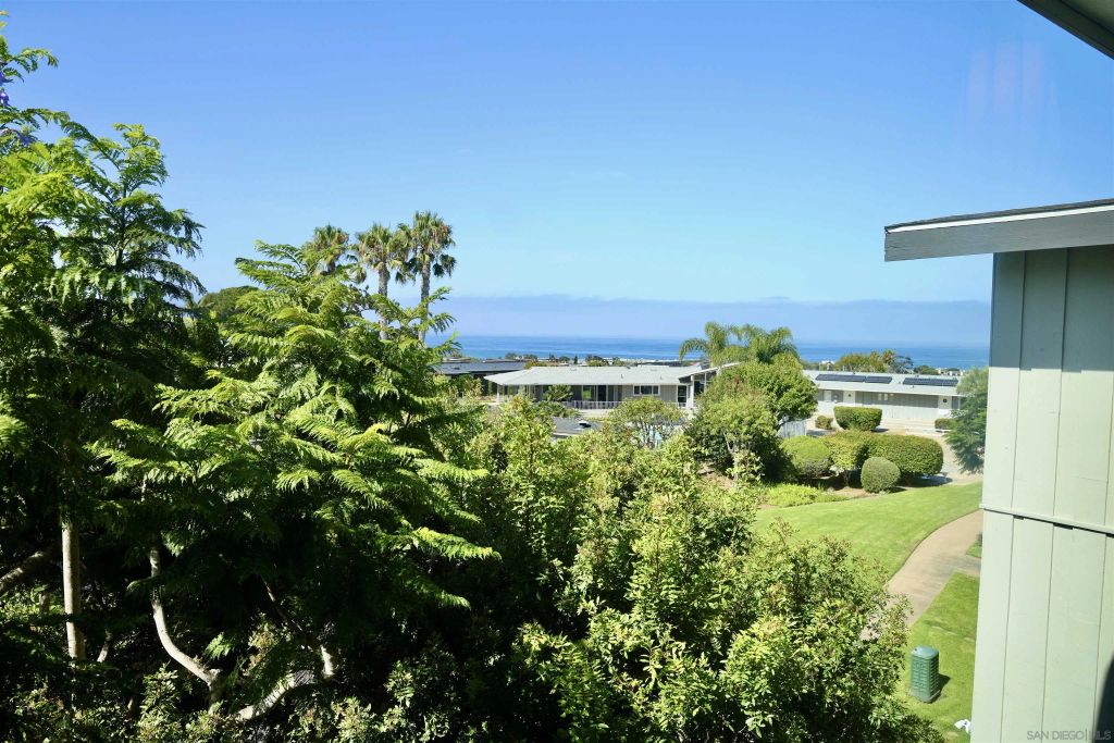 620 W Solana Circle 3G, Solana Beach, CA 92075