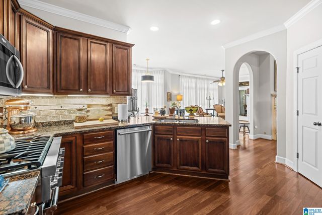 8440 LEDGE CIRCLE, Trussville, AL 35173