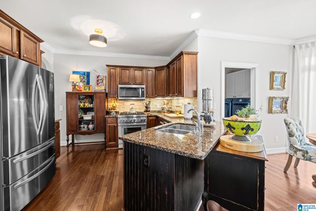 8440 LEDGE CIRCLE, Trussville, AL 35173