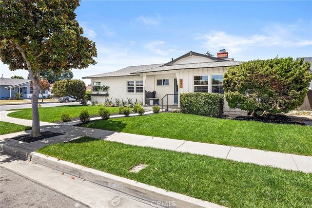 241 Marin, La Habra, CA 90631