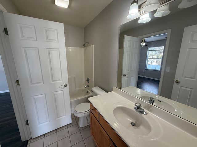 5305 E TRIKALLA DR, Columbia, MO 65202