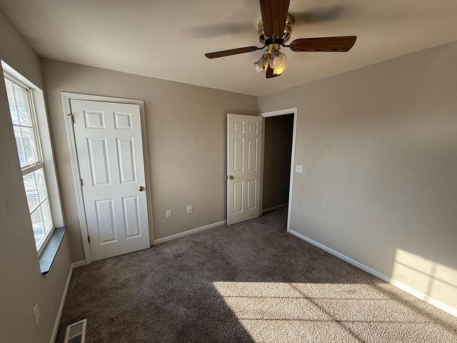 5305 E TRIKALLA DR, Columbia, MO 65202