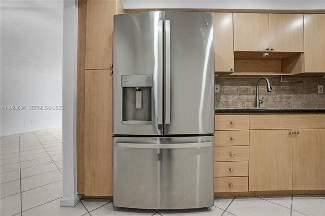 10350 W Bay Harbor Dr 2L, Bay Harbor Islands, FL 33154