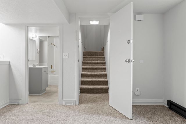 2012 N Cincinnati St, Spokane, WA 99207