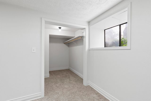 2012 N Cincinnati St, Spokane, WA 99207