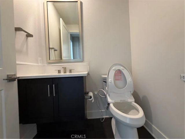 64 Chasma, Irvine, CA 92618