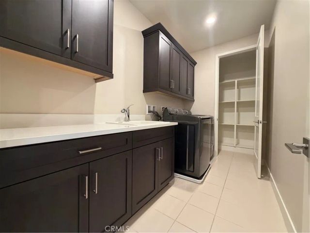 64 Chasma, Irvine, CA 92618
