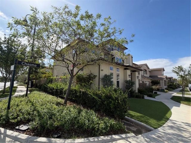 64 Chasma, Irvine, CA 92618