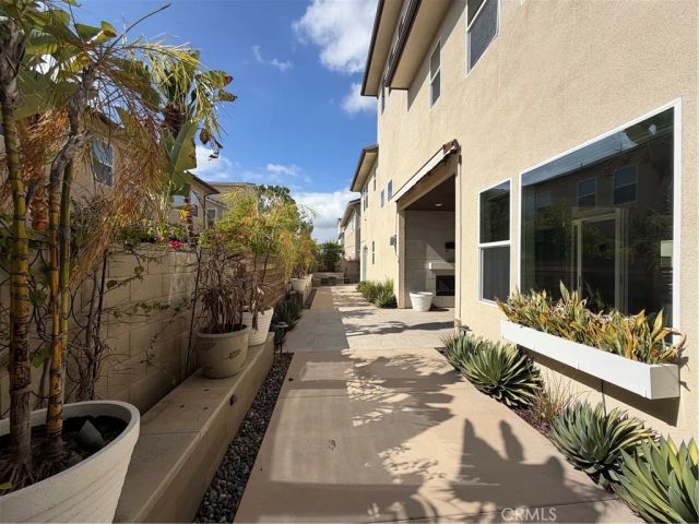 64 Chasma, Irvine, CA 92618