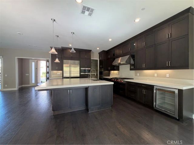64 Chasma, Irvine, CA 92618