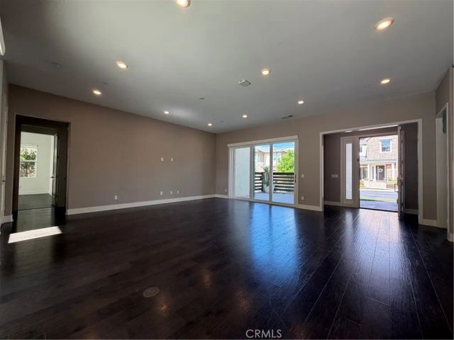 64 Chasma, Irvine, CA 92618