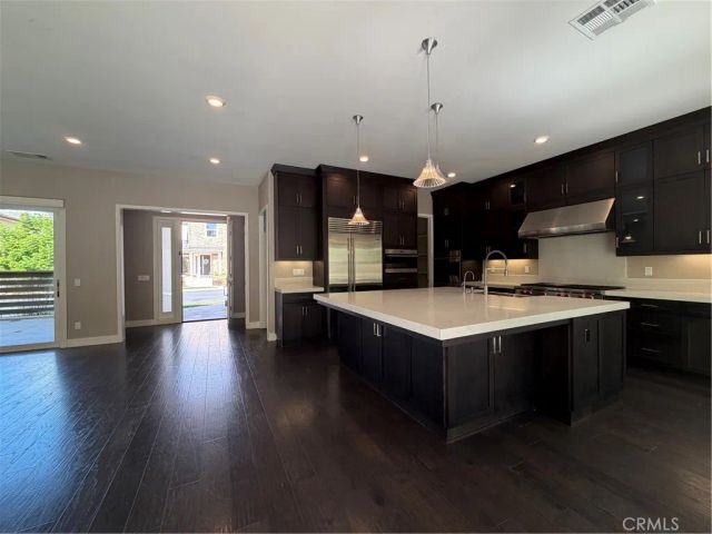 64 Chasma, Irvine, CA 92618