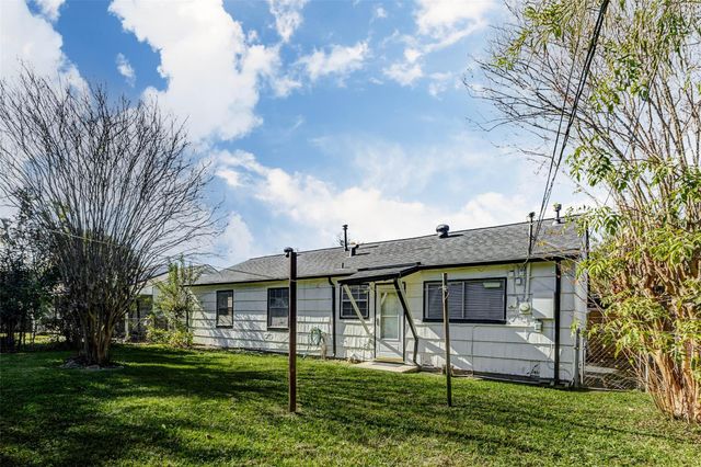 9417 Fairland Drive, Houston, TX 77051