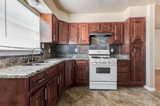 9417 Fairland Drive, Houston, TX 77051