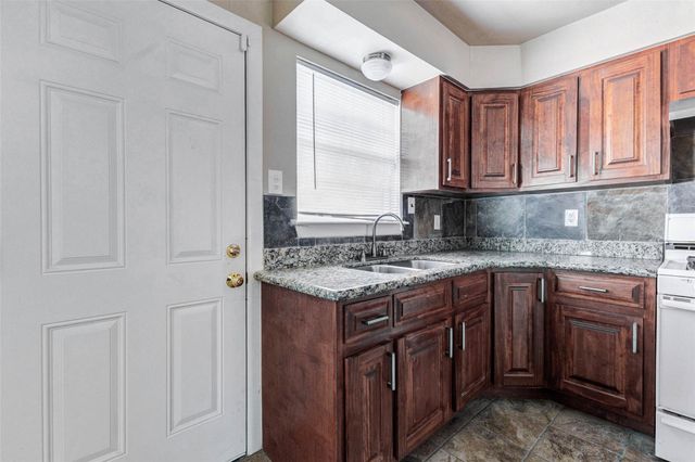 9417 Fairland Drive, Houston, TX 77051