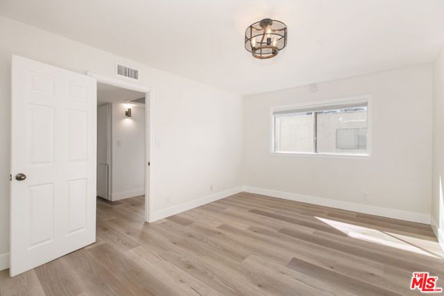 1339 N Columbus Avenue 304, Glendale, CA 91202