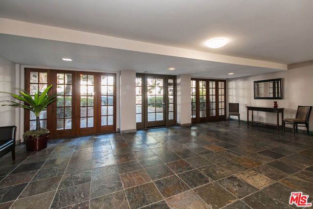 1339 N Columbus Avenue 304, Glendale, CA 91202