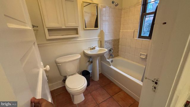 1318 35TH ST NW #8, Washington, DC 20007