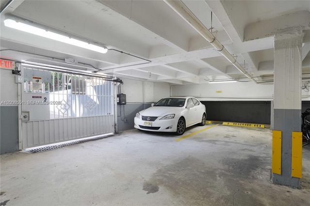 245 18th St 305, Miami Beach, FL 33139