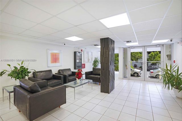 245 18th St 305, Miami Beach, FL 33139