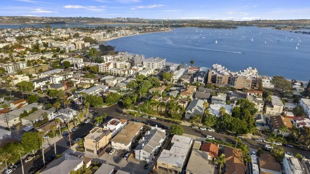 1160 Oliver Ave B, San Diego, CA 92109