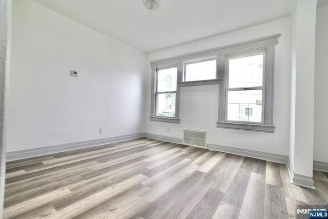 240-242 Sunset Avenue, Newark, NJ 07106