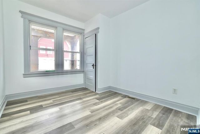 240-242 Sunset Avenue, Newark, NJ 07106