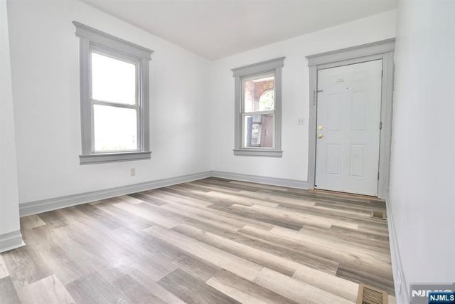 240-242 Sunset Avenue, Newark, NJ 07106