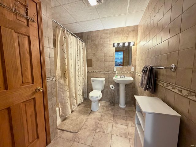 1010 Sunset Drive, Covington, IN 47932