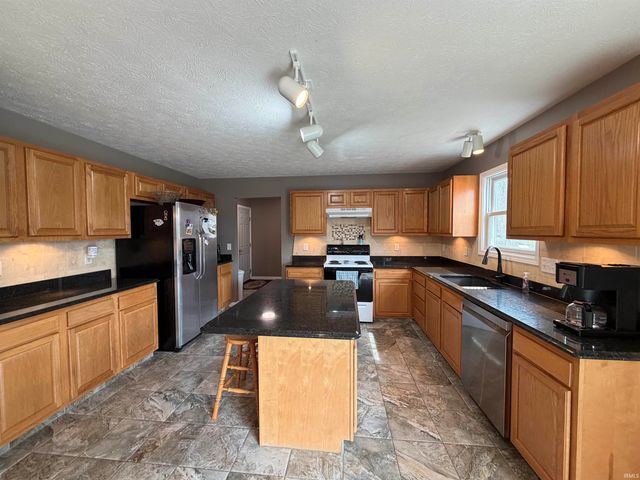 1010 Sunset Drive, Covington, IN 47932