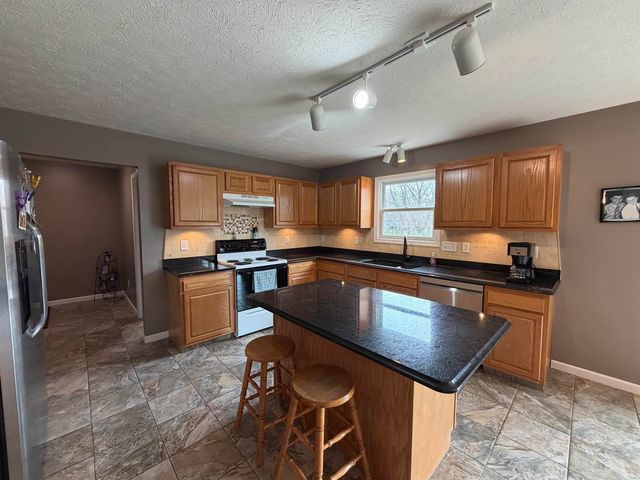 1010 Sunset Drive, Covington, IN 47932