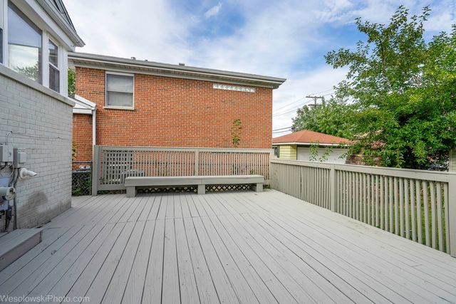 7261 N East Prairie Road, Lincolnwood, IL 60712