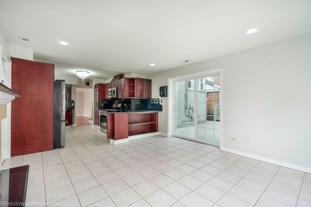 7261 N East Prairie Road, Lincolnwood, IL 60712