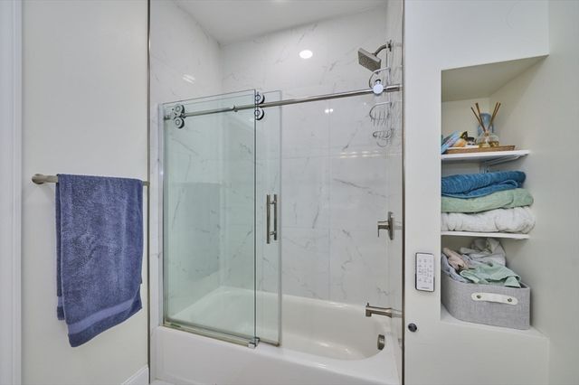 35 Commonwealth Ave 103, Newton, MA 02467