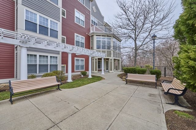 35 Commonwealth Ave 103, Newton, MA 02467