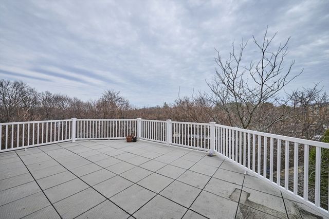 35 Commonwealth Ave 103, Newton, MA 02467