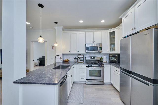 35 Commonwealth Ave 103, Newton, MA 02467