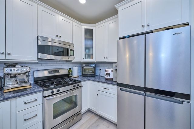 35 Commonwealth Ave 103, Newton, MA 02467