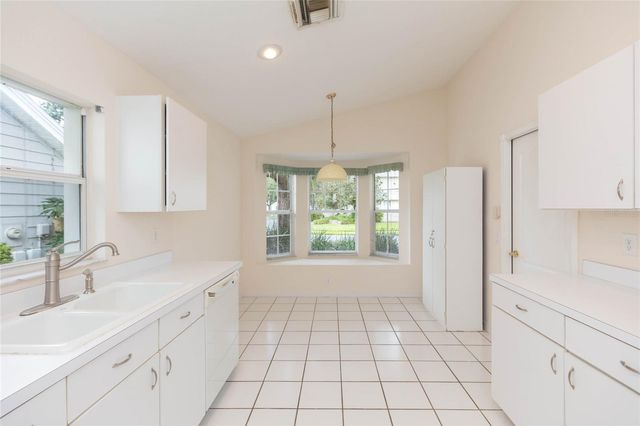5161 STERLING MANOR DRIVE, Tampa, FL 33647