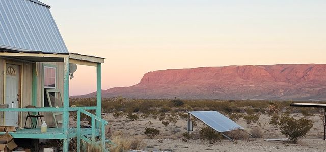 1625 La Roja Lane, Terlingua, TX 79852