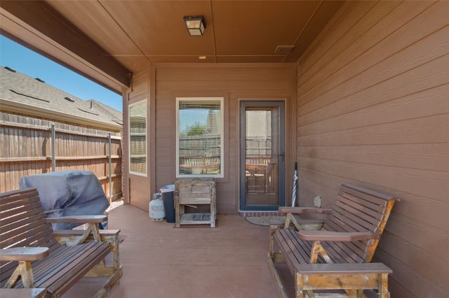 5813 Longmont Drive, Denton, TX 76208