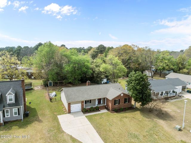 1824 Rivergate Road, Fayetteville, NC 28304