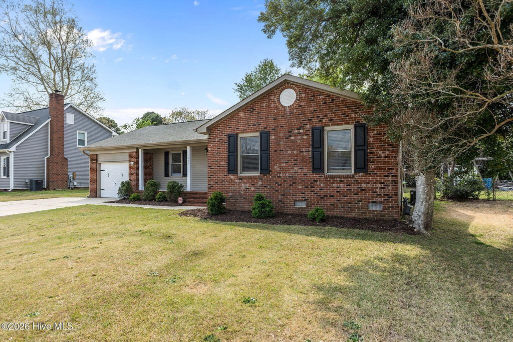 1824 Rivergate Road, Fayetteville, NC 28304