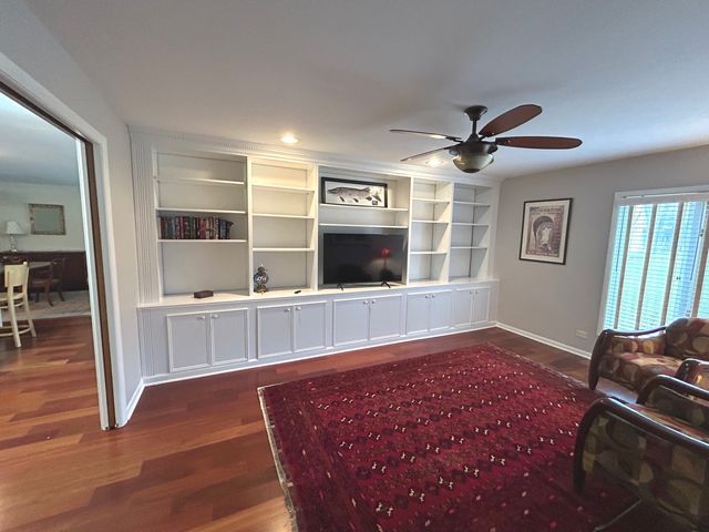 2 Oak Brook Club Drive B111, Oak Brook, IL 60523