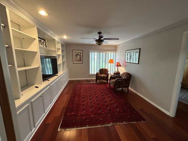 2 Oak Brook Club Drive B111, Oak Brook, IL 60523