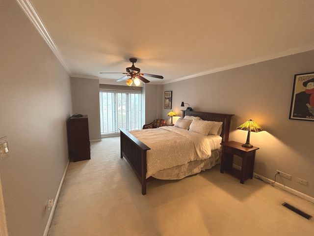 2 Oak Brook Club Drive B111, Oak Brook, IL 60523