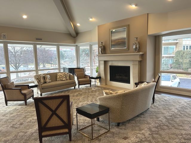 2 Oak Brook Club Drive B111, Oak Brook, IL 60523